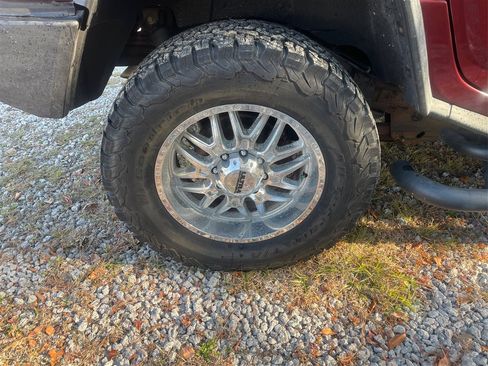 Used 2003 HUMMER H2 Sport Utility w/ Preferred Equipment Group image 37