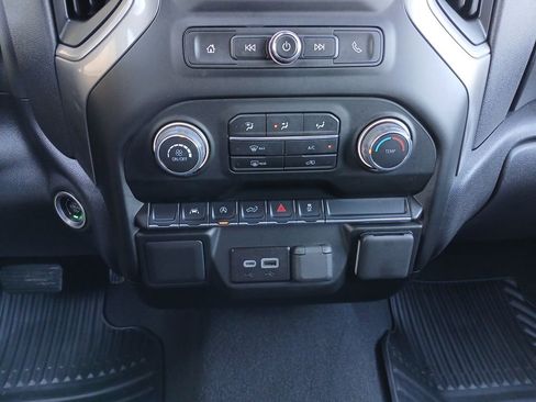 Used 2025 Chevrolet Silverado 1500 Custom image 36