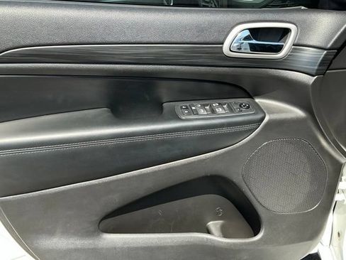 Used 2021 Jeep Grand Cherokee Laredo X AWD/4WD image 11