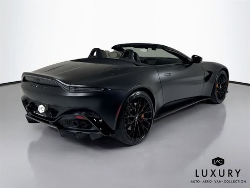 Used 2022 Aston Martin V8 Vantage Roadster image 4