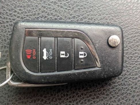 Used 2021 Toyota Camry SE FWD image 30