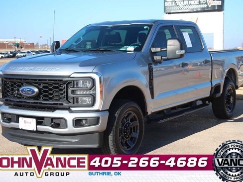 Used 2023 Ford F250 XL w/ STX Appearance Package image 3