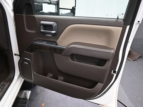 Used 2016 GMC Sierra 3500 Denali w/ Duramax Plus Package image 21