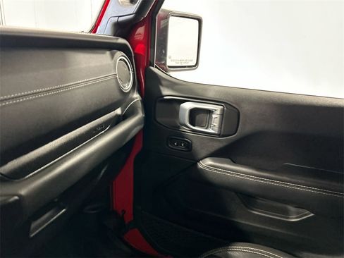 Used 2022 Jeep Wrangler Unlimited Sahara w/ Cold Weather Group image 27