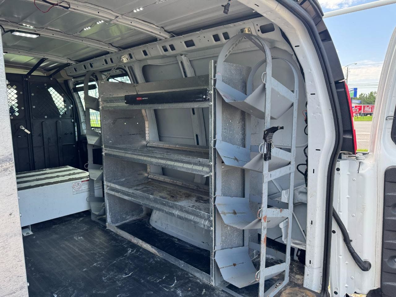 Used 2017 Chevrolet Express 2500 RWD image 20
