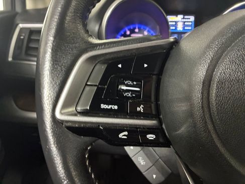 Used 2018 Subaru Outback 3.6R Limited image 11