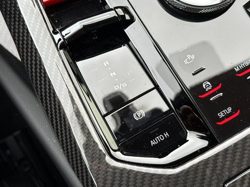 Used 2025 BMW M5 Touring image 25