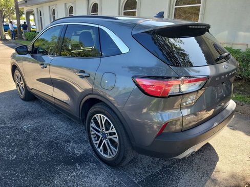 Used 2021 Ford Escape SEL w/ Technology Package FWD image 4