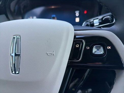 New 2026 Lincoln Corsair Premiere image 15