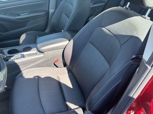 Used 2025 Nissan Altima 2.5 SV image 35