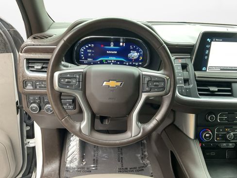 Used 2022 Chevrolet Suburban LT w/ Max Trailering Package image 12