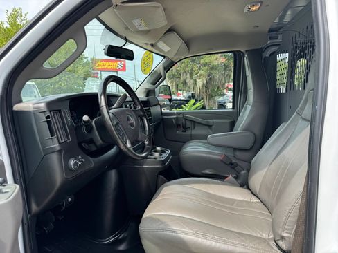 Used 2023 GMC Savana 2500 w/ Driver Convenience Package RWD image 22