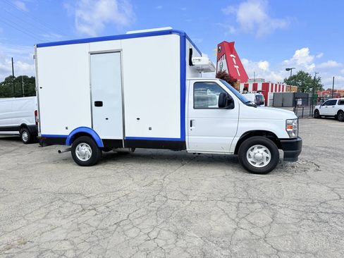 Used 2024 Ford E-350 and Econoline 350 Super Duty w/ Power Windows & Locks Group RWD image 2