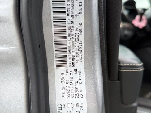 Used 2015 Jeep Cherokee Latitude w/ Comfort/Convenience Group image 12