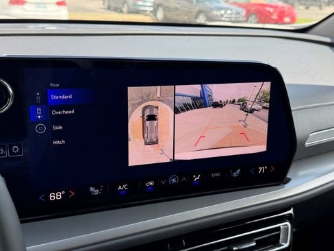 New 2026 Chevrolet Traverse LT w/ Sun and Wheel Package image 23