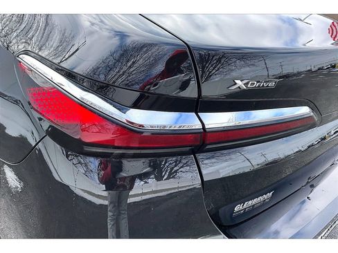 Used 2025 BMW 740i xDrive AWD/4WD image 35