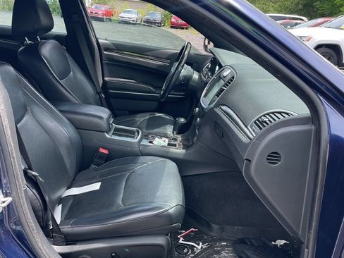 Used 2014 Chrysler 300 C AWD/4WD image 6