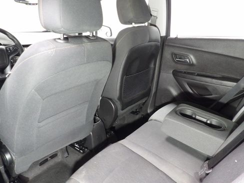 Used 2019 Chevrolet Trax LS FWD image 11