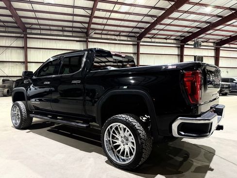 Used 2022 GMC Sierra 1500 SLT w/ SLT Convenience Package image 8