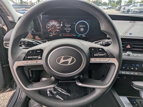 Used 2024 Hyundai Elantra SEL FWD image 26