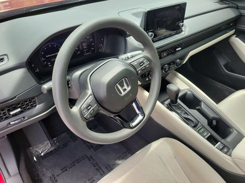 Used 2025 Honda Accord SE image 28