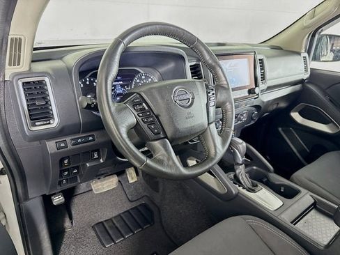 Used 2022 Nissan Frontier SV image 9