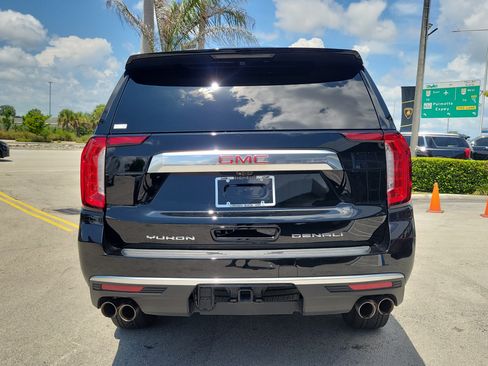 Used 2024 GMC Yukon XL Denali w/ Advanced Technology Package AWD/4WD image 6