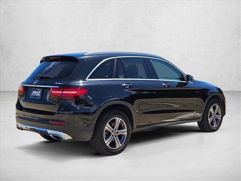 Used 2019 Mercedes-Benz GLC 300 4MATIC image 5