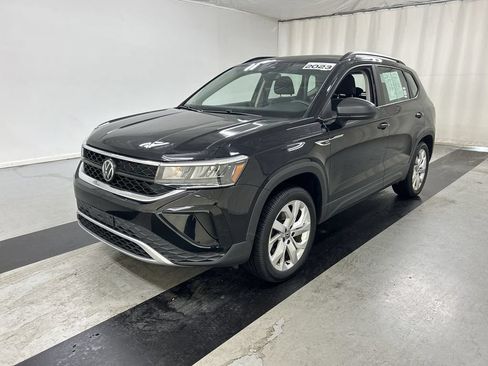 Used 2023 Volkswagen Taos S w/ Driver Assistance Package AWD/4WD image 5