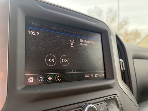 Used 2022 Chevrolet Silverado 2500 Custom w/ Custom Value Package image 15