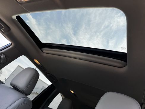 Used 2018 Toyota Highlander Limited image 23