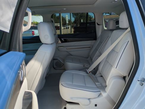 New 2026 Buick Enclave Avenir w/ Super Cruise Package image 13