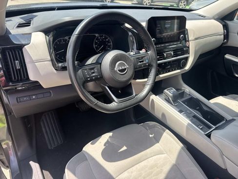 Used 2024 Nissan Pathfinder SV FWD image 18