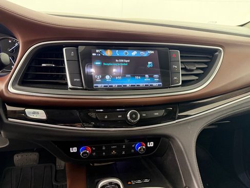 Used 2018 Buick Enclave Avenir w/ Avenir Technology Package FWD image 16