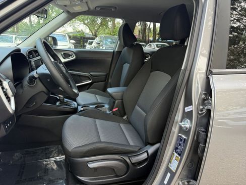 Used 2025 Kia Soul LX w/ LX Technology Package image 30