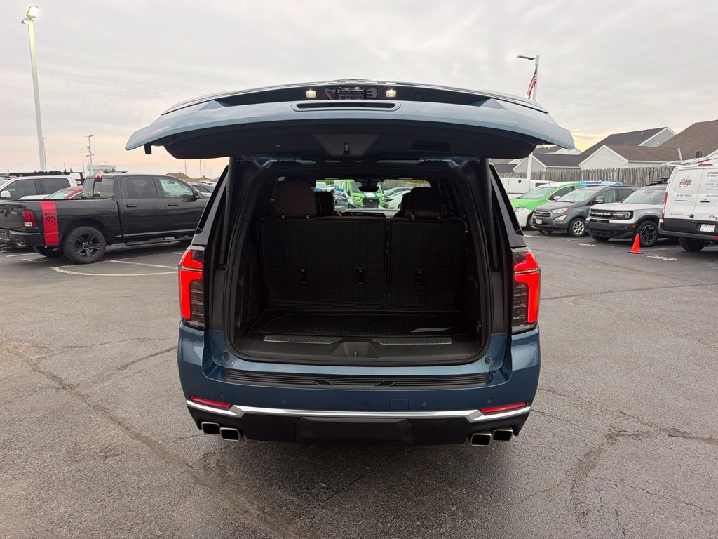 Used 2025 Chevrolet Tahoe High Country AWD/4WD image 45