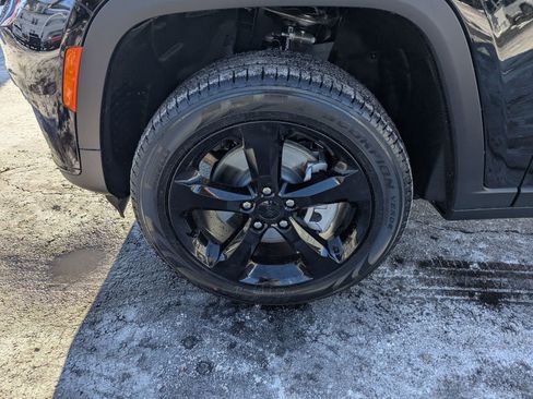 New 2025 Jeep Grand Cherokee L Limited image 28