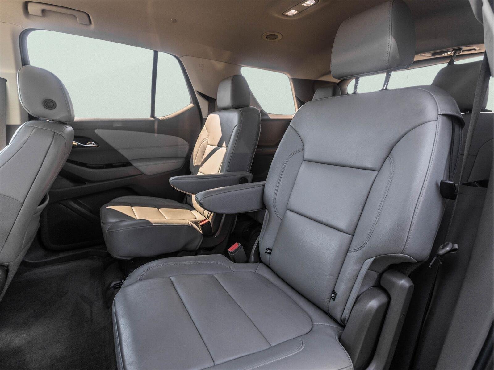 Used 2019 Chevrolet Traverse LT FWD image 22