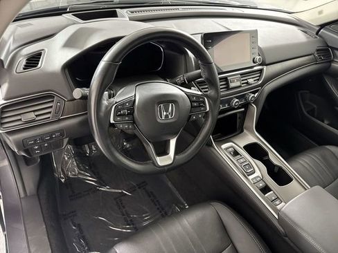 Used 2021 Honda Accord Touring image 25