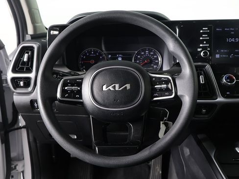 Used 2023 Kia Sorento LX image 34