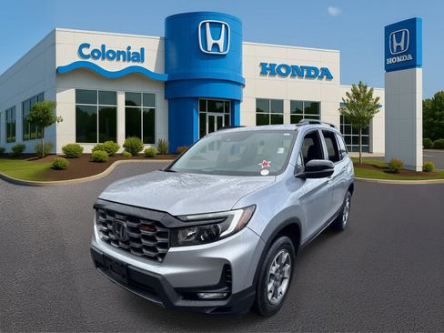 Used 2023 Honda Passport TrailSport image 2