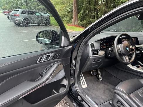 Used 2019 BMW X5 xDrive50i w/ M Sport Package AWD/4WD image 4