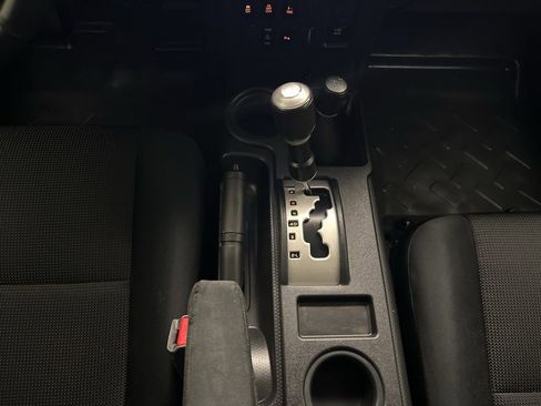 Used 2011 Toyota FJ Cruiser 4WD image 21