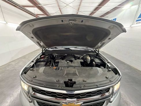 Used 2016 Chevrolet Suburban LT RWD image 31