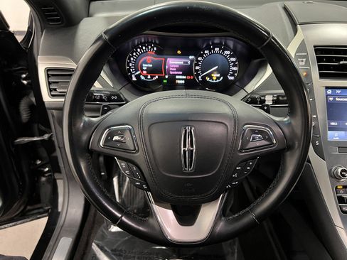 Used 2020 Lincoln MKZ image 17