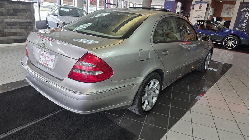 Used 2008 Mercedes-Benz E 350 4MATIC Sedan image 6