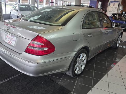 Used 2008 Mercedes-Benz E 350 4MATIC Sedan image 6