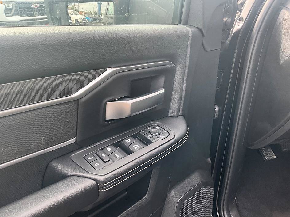 New 2027 RAM 3500 Big Horn AWD/4WD image 14