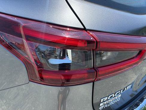 Used 2022 Nissan Rogue Sport SL AWD/4WD image 28