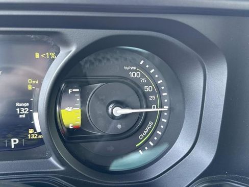 Used 2025 Jeep Wrangler Unlimited Sahara image 28